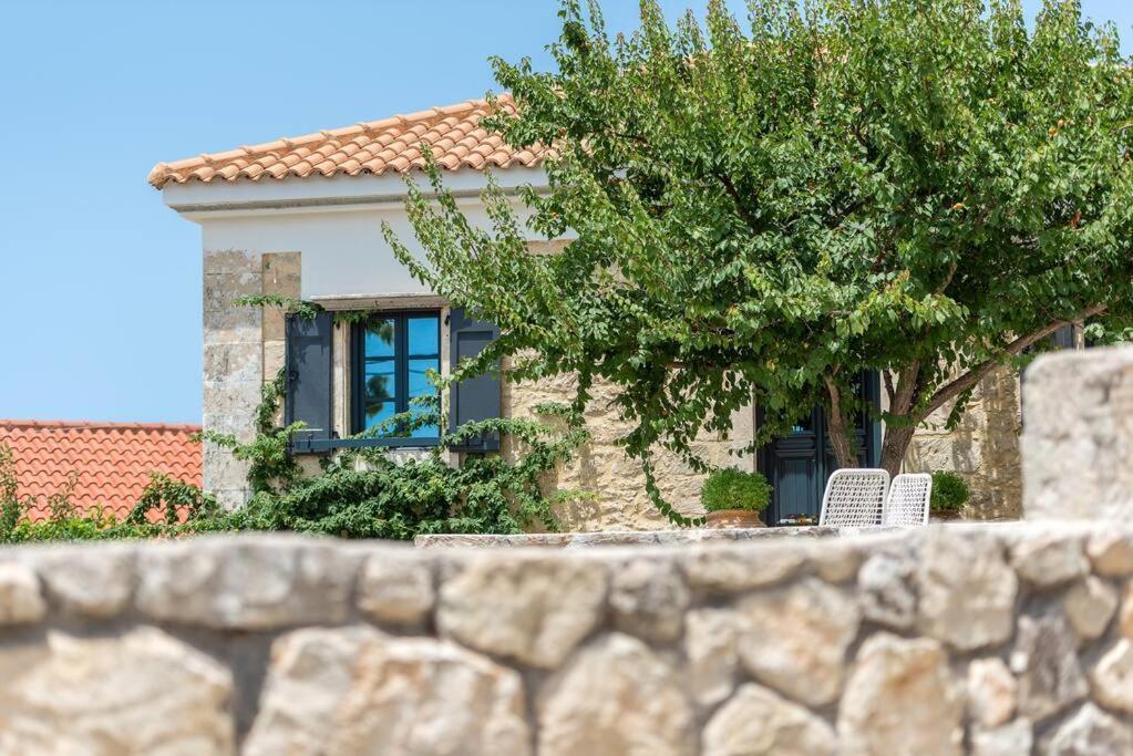 Villa Aiolia Kondoyenádha Exteriör bild