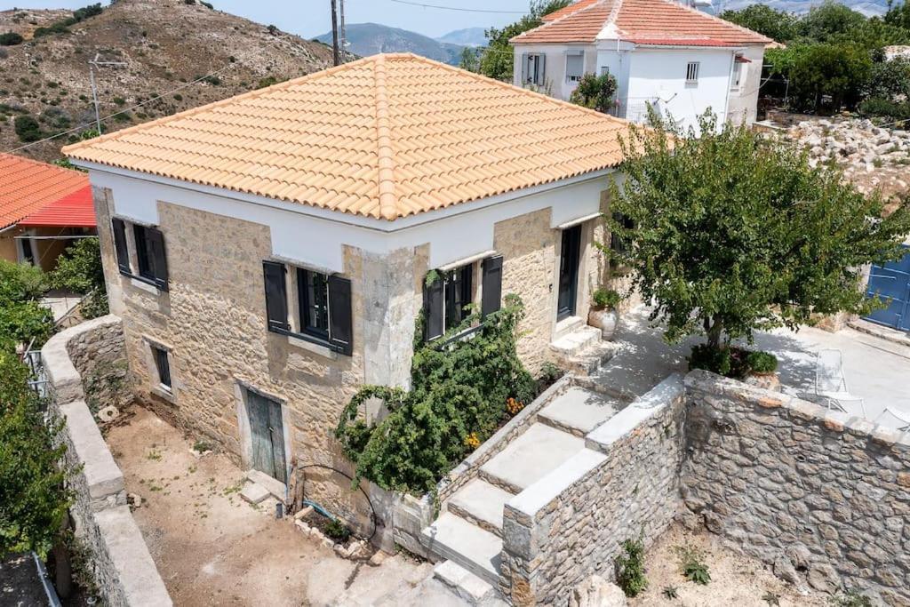 Villa Aiolia Kondoyenádha Exteriör bild