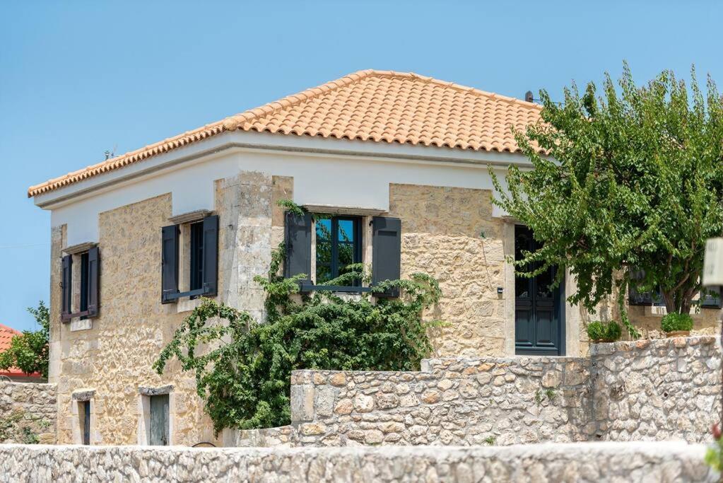 Villa Aiolia Kondoyenádha Exteriör bild
