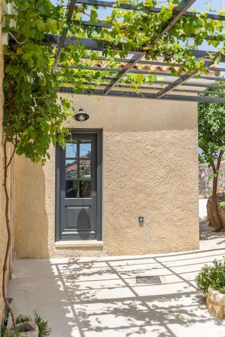 Villa Aiolia Kondoyenádha Exteriör bild