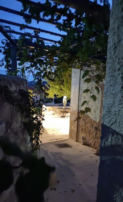 Villa Aiolia Kondoyenádha Exteriör bild